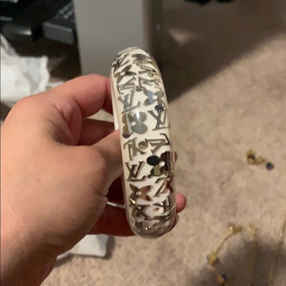AUTHENTIC LV CUFF BRACELET - Picture 4 of 10